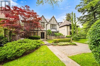 44 Elderwood Dr in Toronto, ON - Building Photo - Building Photo