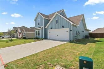 755 Amelia Ct in Pilot Point, TX - Building Photo - Building Photo