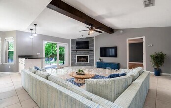 12565 Long Lake Ct in Jacksonville, FL - Building Photo - Building Photo