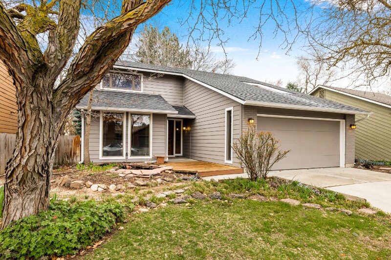 2243 E Serene Dr in Boise, ID - Building Photo