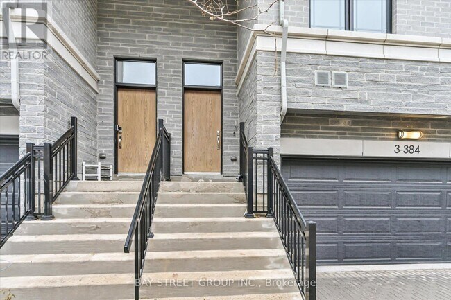 384 Hwy 7 in Richmond Hill, ON - Building Photo - Building Photo