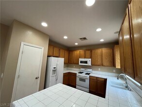 5420 Pipers Meadow Ct in North Las Vegas, NV - Building Photo - Building Photo