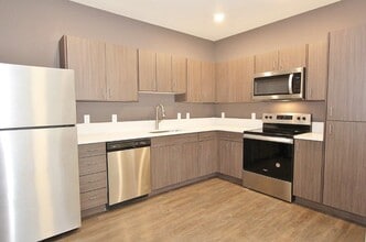 1714 N Cole Rd in Boise, ID - Building Photo - Building Photo