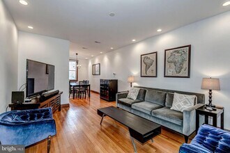 2235 39th Pl NW in Washington, DC - Building Photo - Building Photo