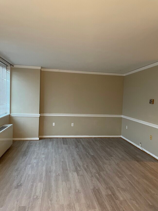 10500 ROCKVILLE, Unit 1507 in Rockville, MD - Building Photo - Building Photo