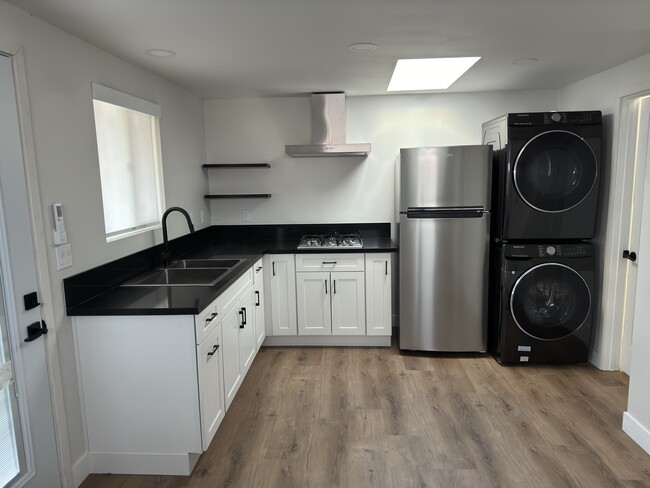 1206 William St, Unit 2 in Corona, CA - Building Photo - Building Photo