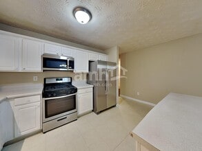 3801 Bogan Mill Rd in Buford, GA - Foto de edificio - Building Photo