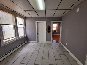 149 W 10th St, Unit 3 in Bayonne, NJ - Building Photo - Building Photo