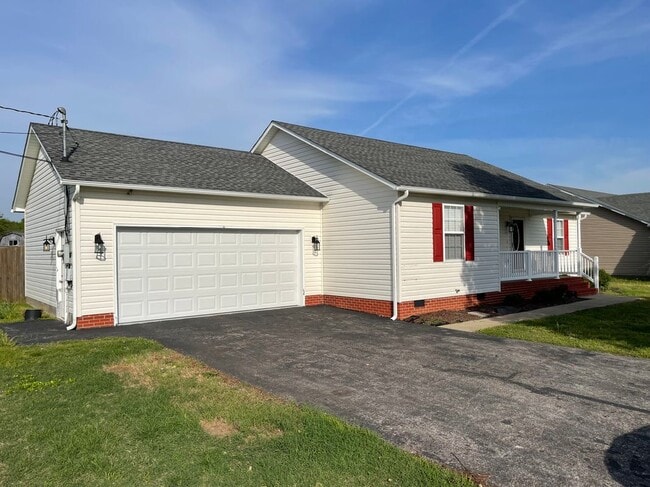 1610 Robert Rd in Columbia, TN - Building Photo - Building Photo