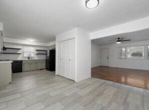 1472 E Berkeley St in Springfield, MO - Building Photo - Building Photo