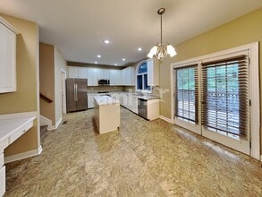 4727 Cedar Wood Dr SW in Lilburn, GA - Foto de edificio - Building Photo