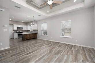 2009 Jackson St in Weslaco, TX - Foto de edificio - Building Photo