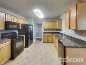 3275 River Ln SE in Atlanta, GA - Building Photo - Building Photo