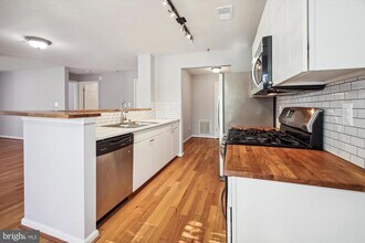 2010 Peggy Stewart Way in Annapolis, MD - Building Photo - Building Photo