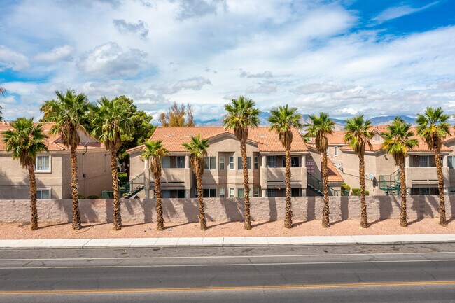 2225 James Bilbray Dr in Las Vegas, NV - Foto de edificio - Building Photo