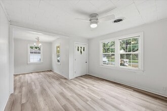 519 S 13th St in Nederland, TX - Building Photo - Building Photo