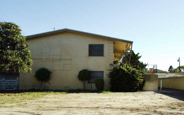 25344 Oak St in Lomita, CA - Building Photo