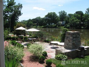 45 Lakeside Dr S in Piscataway, NJ - Building Photo - Building Photo