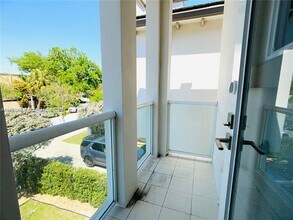 11843 SW 81st Rd in Miami, FL - Building Photo - Building Photo