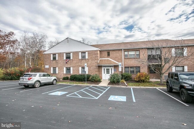 154 Woodstream Dr in Norristown, PA - Building Photo - Building Photo