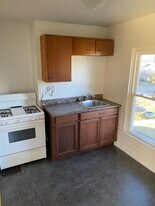 1112 E Main St, Unit Lower unit