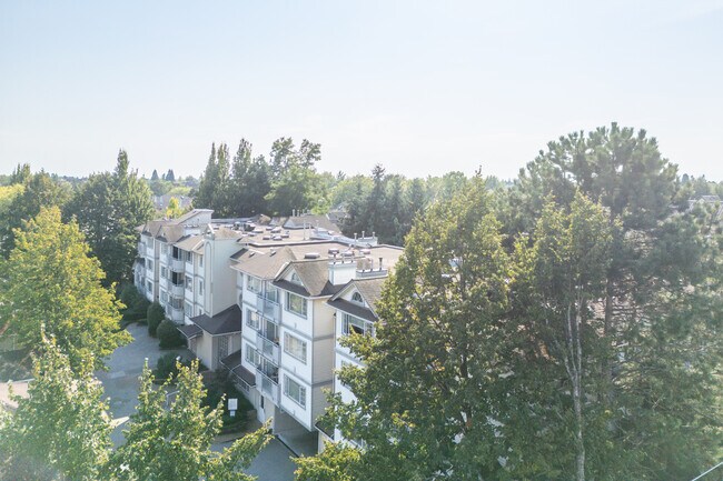 8120 Bennett Rd in Richmond, BC - Building Photo - Building Photo