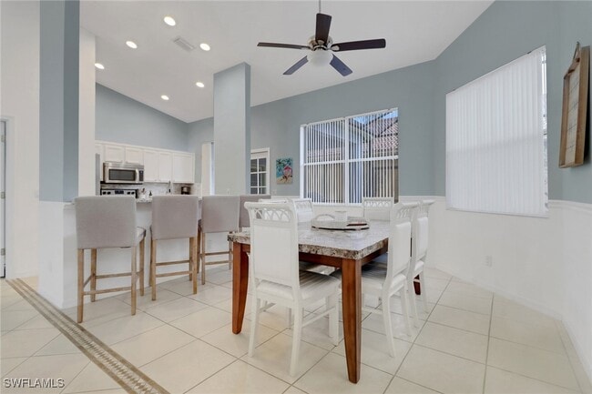 9521 Mariners Cove Ln in Ft. Myers, FL - Building Photo - Building Photo