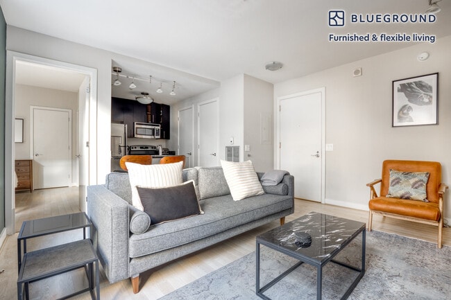 733 15th St NW, Unit FL8-ID113 in Washington, DC - Building Photo - Building Photo