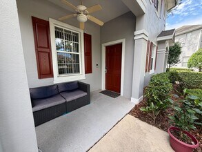 9508 W Park Village Dr in Tampa, FL - Building Photo - Building Photo