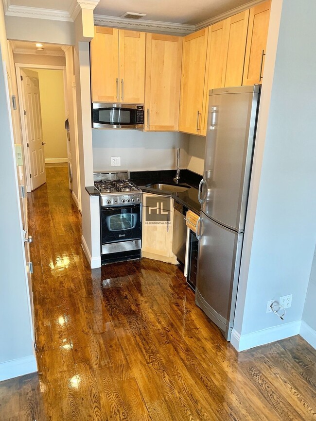 property at 722-710 10th Ave