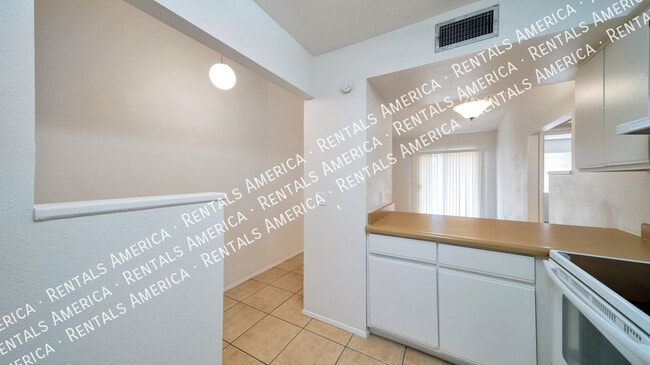 1360 N Riverview Blvd in Tucson, AZ - Building Photo - Building Photo