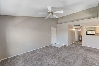 555 E Silverado Ranch Blvd in Las Vegas, NV - Building Photo - Building Photo