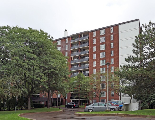 555 Berkshire in London, ON - Building Photo - Building Photo