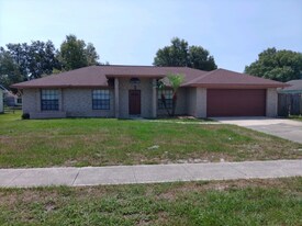 1007 Matterhorn St in Deltona, FL - Building Photo