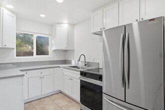 12621 Lindo Ln, Unit A in Lakeside, CA - Foto de edificio - Building Photo