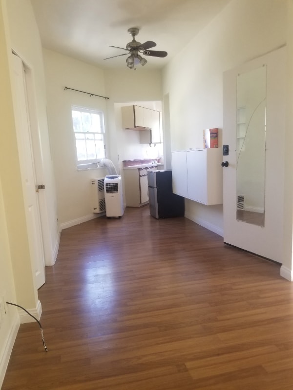 212 S Moreno Dr in Beverly Hills, CA - Building Photo - Building Photo