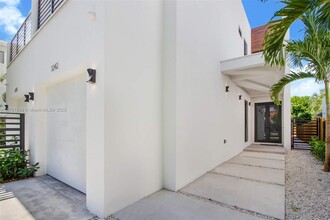 3242 Day Ave in Miami, FL - Building Photo - Building Photo