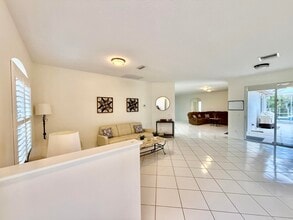 541 NW Pine Sap Pl in Jensen Beach, FL - Building Photo - Building Photo