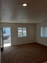 4440-4444 Glacier Ave in San Diego, CA - Building Photo - Building Photo