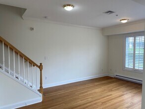 2023 Summer St, Unit 1 in Stamford, CT - Building Photo - Building Photo