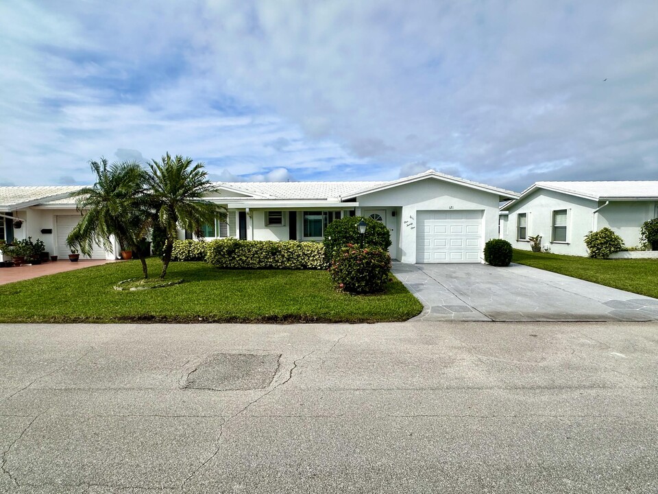 121 SW 13th St in Boynton Beach, FL - Building Photo