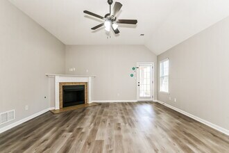 9892 Southern Oak Way in Olive Branch, MS - Building Photo - Building Photo