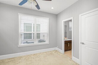 411 N Nagle St in Houston, TX - Building Photo - Building Photo