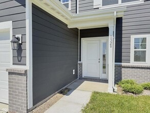 1328 Saguaro Wy in Greenwood, IN - Building Photo - Building Photo