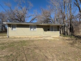 811 E Madison St in Danville, IL - Building Photo