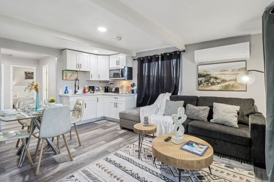 609 Carlsbad St in Spring Valley, CA - Foto de edificio