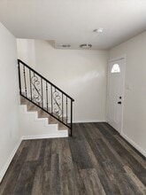 2134 S Cloverdale Ave in Los Angeles, CA - Building Photo - Building Photo