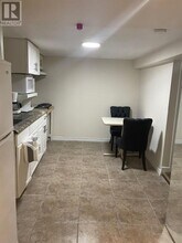 2518 Lake Shore Blvd W in Toronto, ON - Building Photo - Building Photo