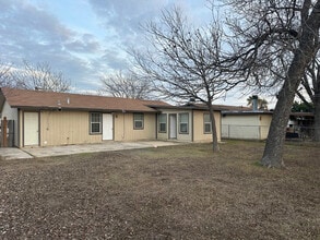 9003 Perma Ln in San Antonio, TX - Foto de edificio - Building Photo