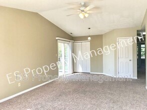 6728 Garway Ln in Indianapolis, IN - Foto de edificio - Building Photo